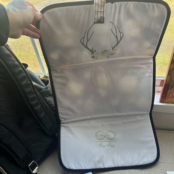 Itzy Ritzy Chelsea OG Boss Bag - Picture 12 of 14